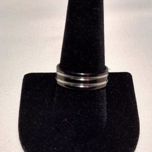 💕SILVER/BLACK STRIPED FASHION RING💕